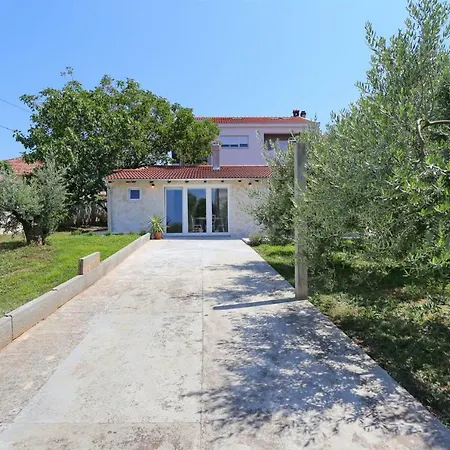 Luna Villa