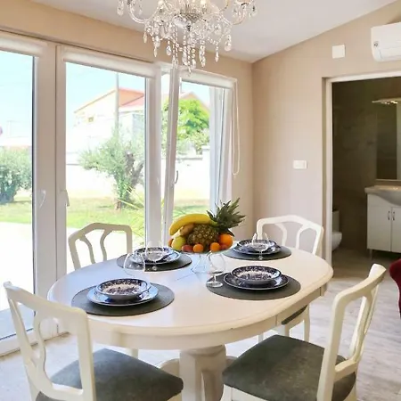 Luna Villa