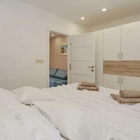 Luna Villa